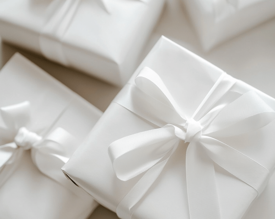 The Best Gifts for Her: Thoughtful, Fun, and Guaranteed to Impress - Silknlove